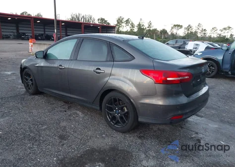 2016 Ford Focus Se z USA, uszkodzony, nr VIN 1FADP3F21GL356625
